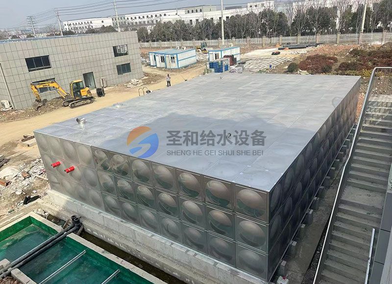 不銹鋼戶(hù)外水箱